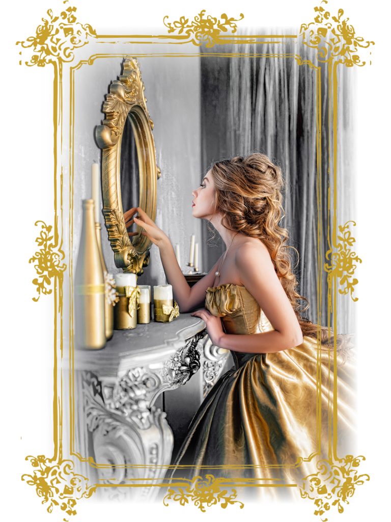 Frau im goldenen Kleid vor einem Barockspiegel